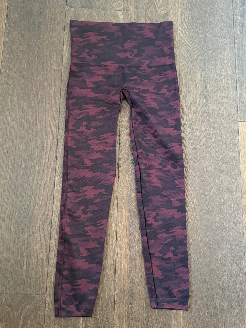 SPANX Look at Me Now Seamless Camo Leggings Burgundy Plum Size XL/TG
